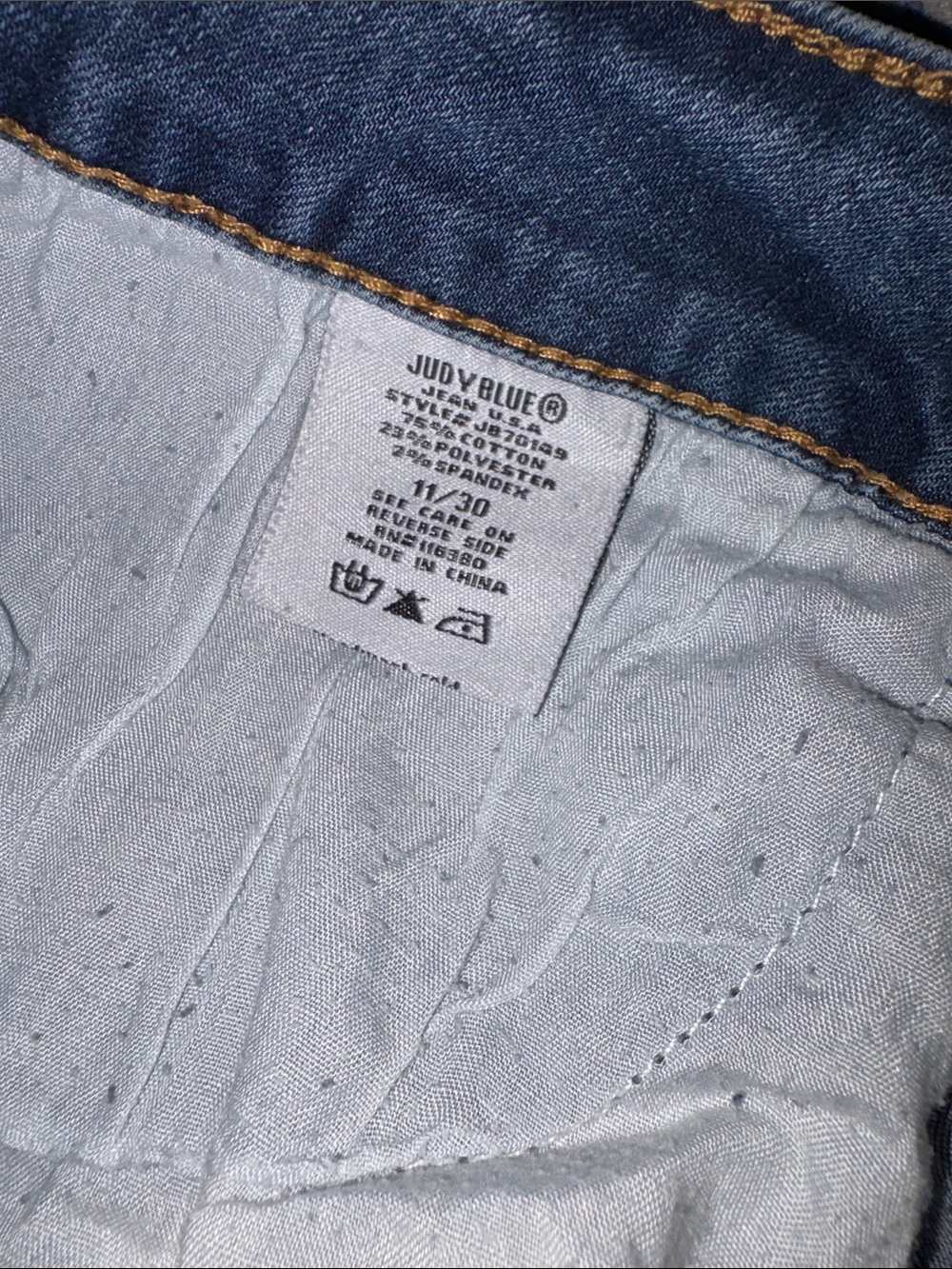Judy Blue Distressed Dark Blue Ankle Jeans - Picture 7 of 7